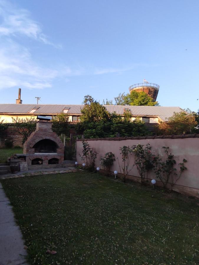 Kuca Za Odmor Kod Mare Vukovar Exterior foto