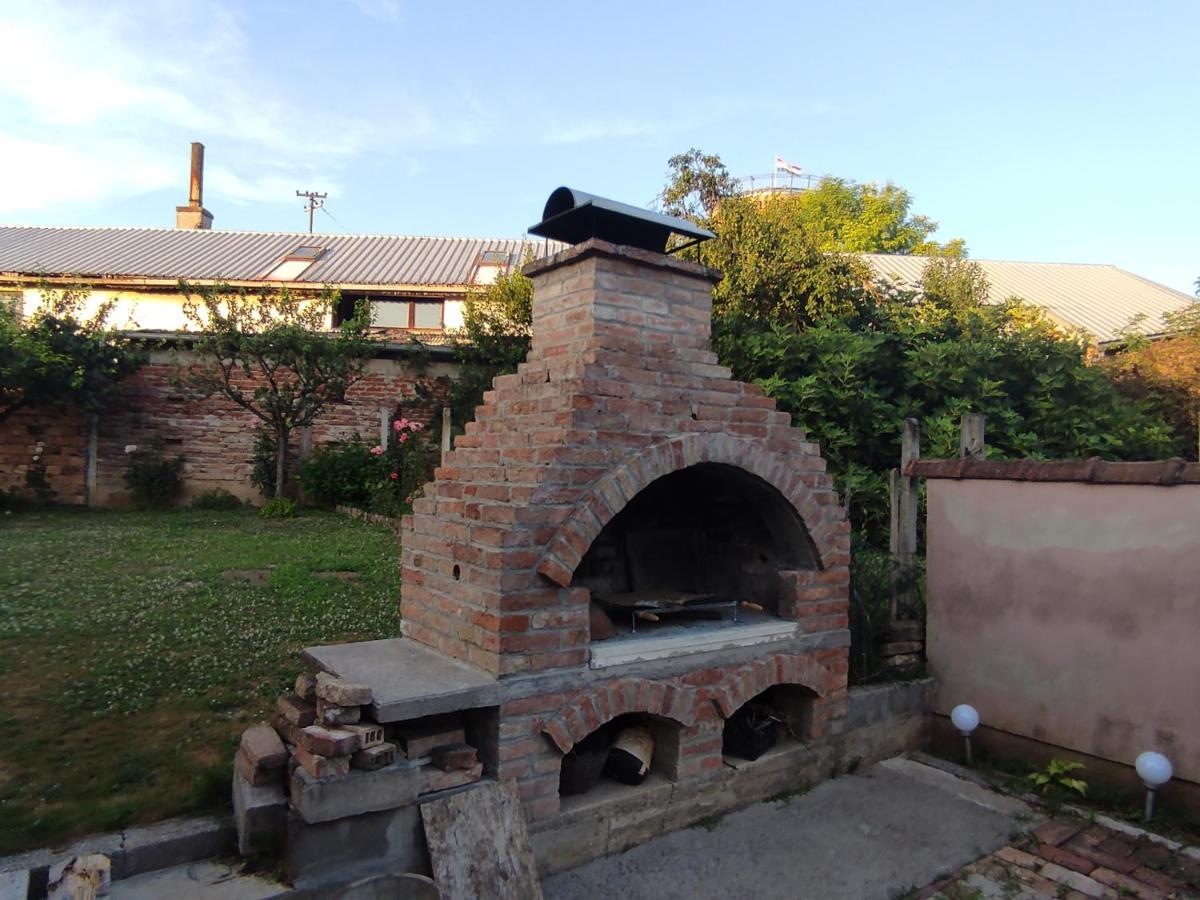 Kuca Za Odmor Kod Mare Vukovar Exterior foto